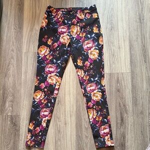 Lily Black and Multicolor Printed Jeggings
